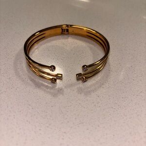 Elegant Gold Bracelet